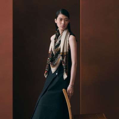 カレ、ショール、スカーフ、ストール | Hermès - エルメス-公式サイト
